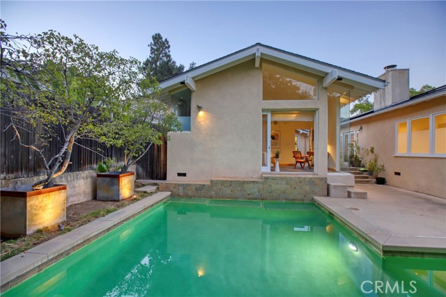 Detail Gallery Image 34 of 35 For 1624 Santa Barbara Ave, Glendale,  CA 91208 - 4 Beds | 3 Baths