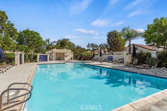 21 Morena, Irvine CA: https://media.crmls.org/medias/a256ac92-c136-4413-8aa4-1240402b48e5.jpg