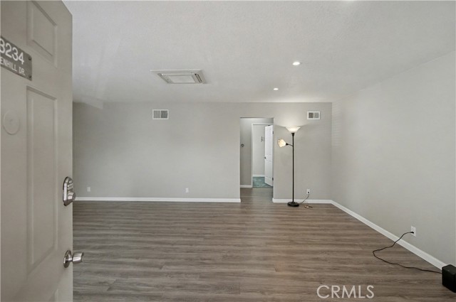 Detail Gallery Image 13 of 35 For 3234 Kenhill, San Jose,  CA 95111 - 1 Beds | 1 Baths