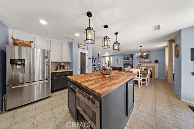 44785 Corte Sanchez, Temecula CA: https://media.crmls.org/medias/a25760a8-c227-4b9a-8de2-4764f74b354b.jpg