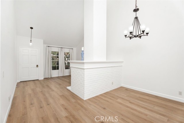 Detail Gallery Image 5 of 15 For 17 Dartmouth, Irvine,  CA 92612 - 2 Beds | 2 Baths