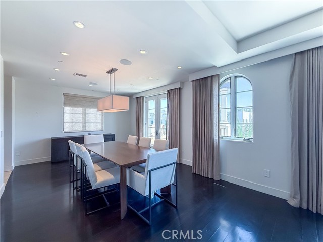 443 N Palm Drive, Beverly Hills CA: https://media.crmls.org/medias/a258a8db-ec26-41f1-92ae-c90bd4786564.jpg