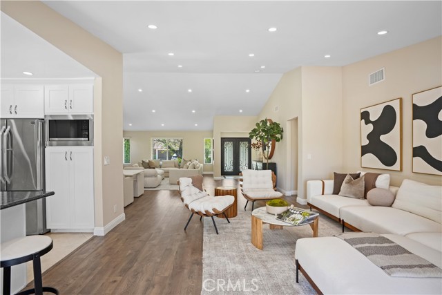 854 Rim Crest, Westlake Village CA: https://media.crmls.org/medias/a258ab3b-d058-4bda-9d1d-91867baf1ca9.jpg
