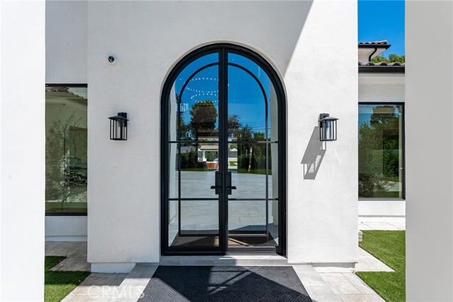 Detail Gallery Image 2 of 74 For 13807 Magnolia Bld, Sherman Oaks,  CA 91423 - 5 Beds | 4/1 Baths