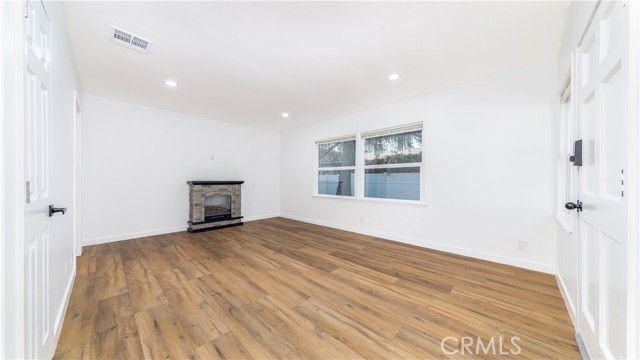 Detail Gallery Image 4 of 30 For 5816 Kester Ave, Sherman Oaks,  CA 91411 - – Beds | – Baths