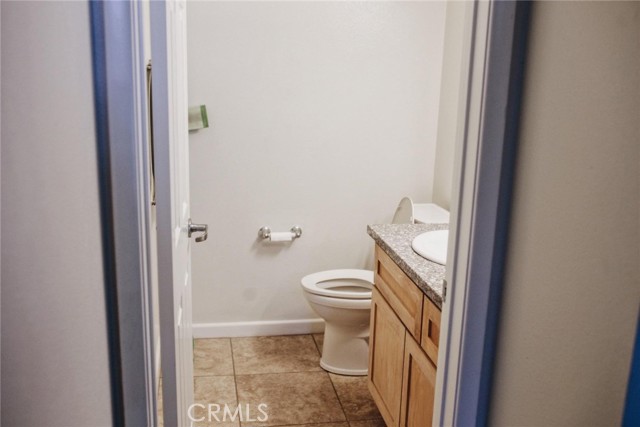 Detail Gallery Image 9 of 22 For 341 Memory Ln, Santa Ana,  CA 92705 - 4 Beds | 2/1 Baths