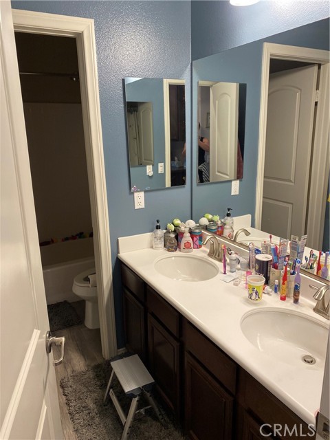 2nd bathroom