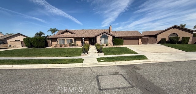 19534 Kiningham Drive, Bloomington CA: https://media.crmls.org/medias/a25b2286-41b1-4f02-b405-4858fabd91b3.jpg