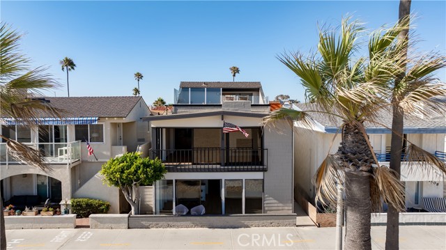 1510 W Oceanfront, Newport Beach CA: https://media.crmls.org/medias/a25b25ca-0d8a-41bc-b208-b6d9ba015c68.jpg