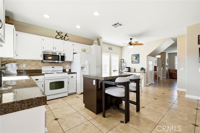 Detail Gallery Image 7 of 24 For 22209 Blondon Ct, Wildomar,  CA 92595 - 4 Beds | 2/1 Baths