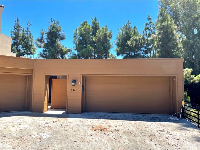 363 Cleo Street, Laguna Beach CA: https://media.crmls.org/medias/a25baeb6-abfb-4e08-9abe-966cfda4401a.jpg