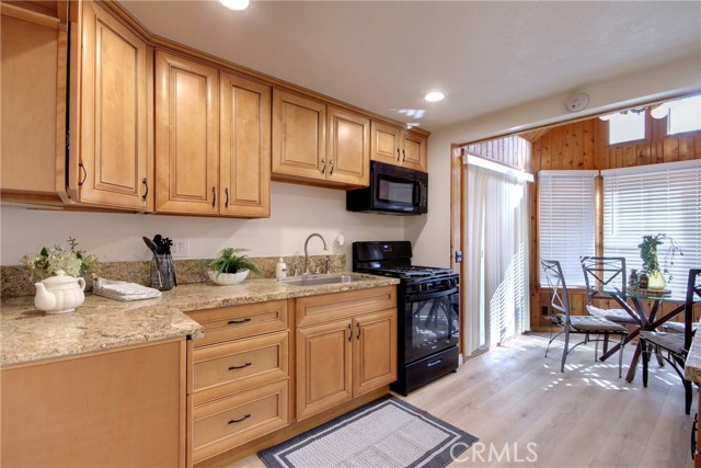 Detail Gallery Image 6 of 32 For 430 E Country Club Bld, –,  CA 92314 - 2 Beds | 2 Baths