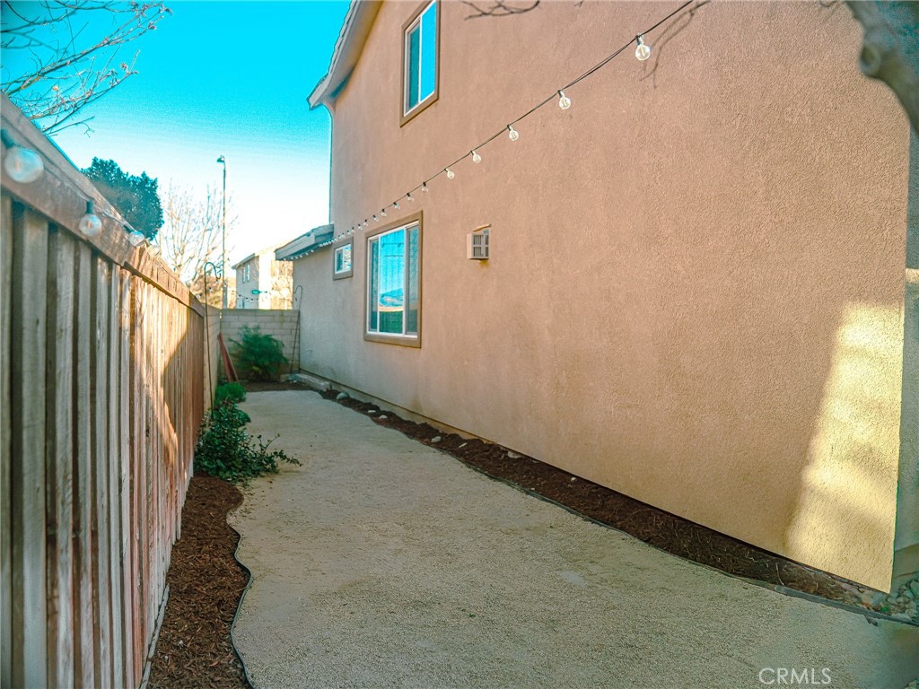 https://media.crmls.org/medias/a25bd656-b402-4675-8477-1fa8765eb437.jpg?preset=X-Large
