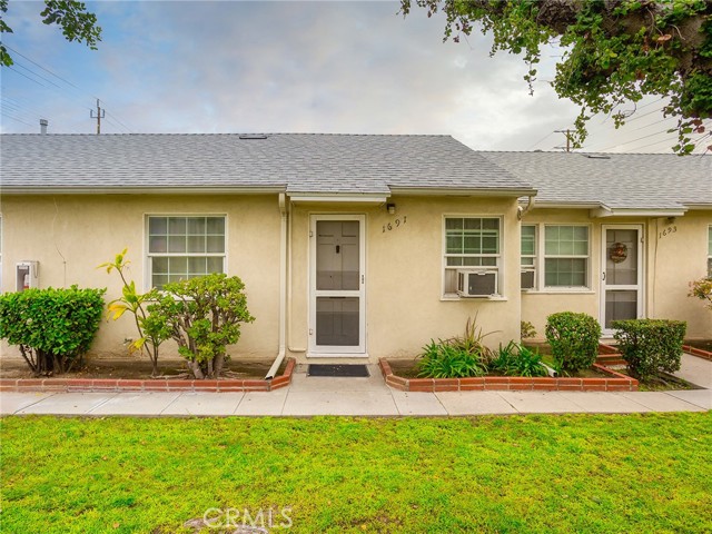 1689 North Hollywood Way photo 7