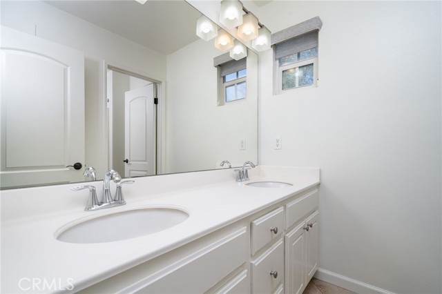 Detail Gallery Image 14 of 26 For 14975 S Highland Ave #94,  Fontana,  CA 92336 - 3 Beds | 2/1 Baths