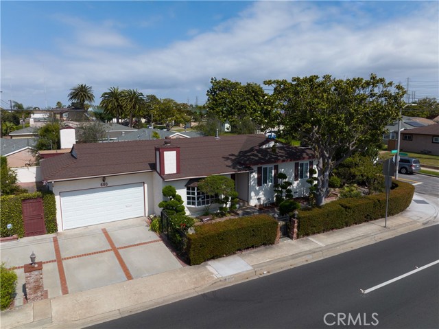 600 Inglewood Avenue, Redondo Beach, California 90278, 4 Bedrooms Bedrooms, ,2 BathroomsBathrooms,Residential,Sold,Inglewood,SB22214651
