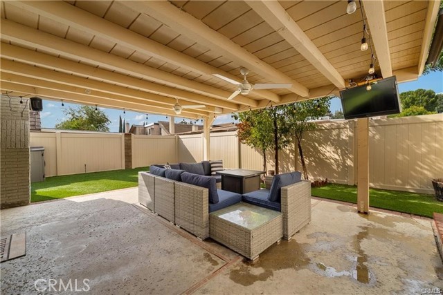 Detail Gallery Image 21 of 23 For 27065 Rio Prado Dr, Valencia,  CA 91354 - 4 Beds | 3 Baths