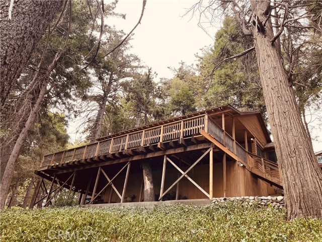 Detail Gallery Image 1 of 12 For 23743 Skyland Dr, Crestline,  CA 92325 - 2 Beds | 1 Baths