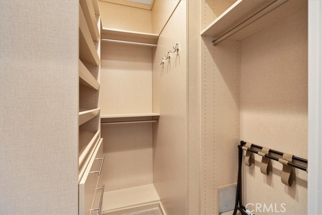 Detail Gallery Image 32 of 52 For 1167 Roxbury Dr #103,  Los Angeles,  CA 90035 - 2 Beds | 4/1 Baths