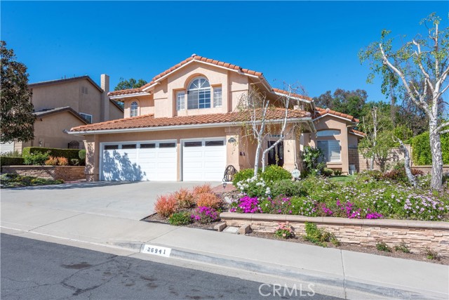 Detail Gallery Image 2 of 29 For 26941 Pembroke Ln, Lake Forest,  CA 92630 - 4 Beds | 3 Baths