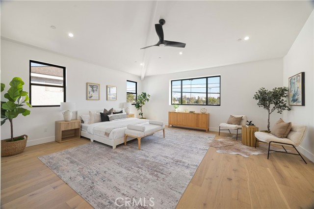 Detail Gallery Image 25 of 34 For 22002 Ocean Ave, Torrance,  CA 90503 - 4 Beds | 4/1 Baths