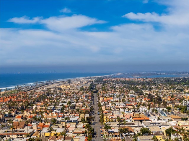 Detail Gallery Image 45 of 49 For 116 11th St, Huntington Beach,  CA 92648 - 3 Beds | 3/1 Baths