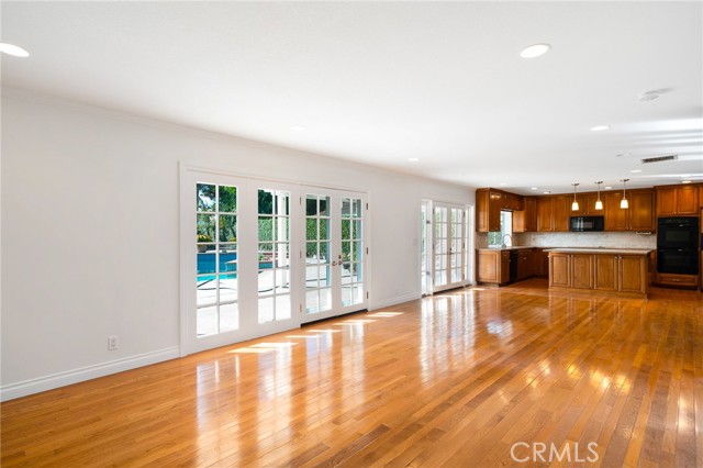 3832 Holden Circle, Los Alamitos CA: https://media.crmls.org/medias/a25f7cb6-51c8-455d-8287-5185d8392cda.jpg