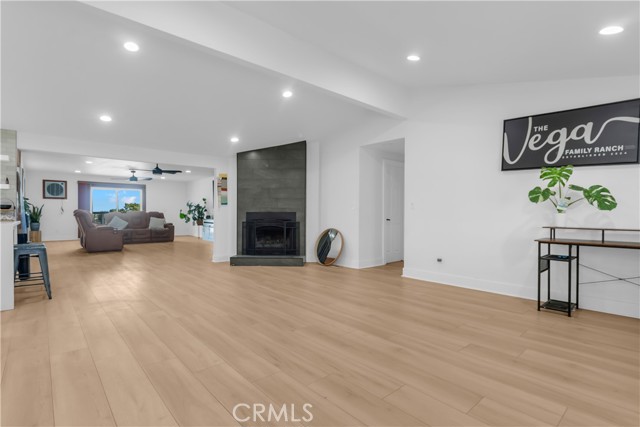 Detail Gallery Image 13 of 51 For 9888 Trinity, Oak Hills,  CA 92344 - 6 Beds | 2 Baths