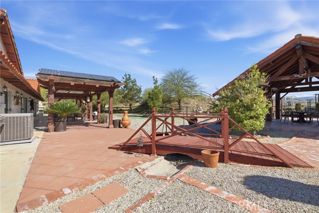 Detail Gallery Image 37 of 44 For 29952 Louis Ave, Canyon Country,  CA 91351 - 5 Beds | 4 Baths