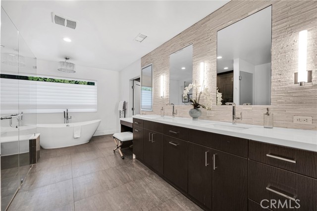 Detail Gallery Image 40 of 64 For 5144 Woodley Ave, Encino,  CA 91436 - 5 Beds | 5/1 Baths