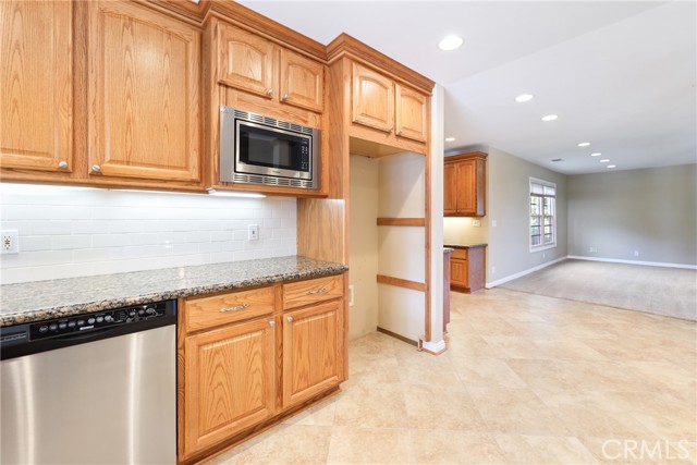 2501 Cliff Road, Upland CA: https://media.crmls.org/medias/a263bc95-e3ff-4325-9672-8c0049331907.jpg