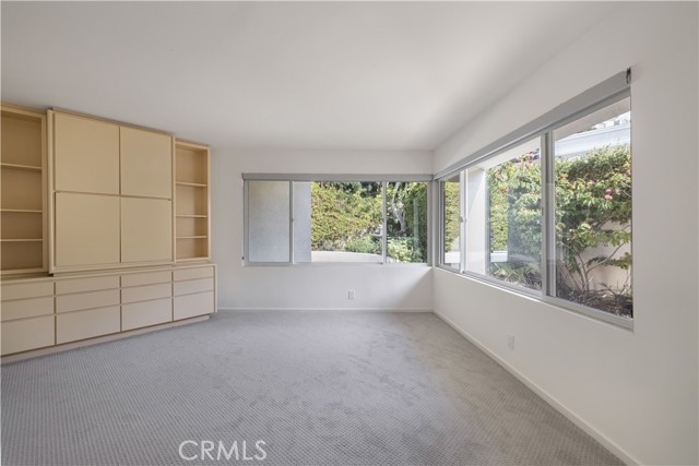 2 Inverness Lane, Newport Beach CA: https://media.crmls.org/medias/a26400d3-2692-431a-9ff2-e2fbb5a5dfa4.jpg