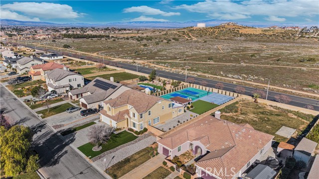 Detail Gallery Image 14 of 75 For 3625 Paddock Way, Quartz Hill,  CA 93536 - 6 Beds | 4/2 Baths