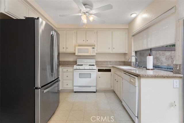 Detail Gallery Image 7 of 30 For 6814 Southampton Dr, Cypress,  CA 90630 - 3 Beds | 2 Baths