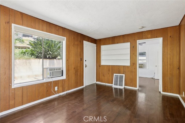 Detail Gallery Image 5 of 32 For 3926 De Longpre Ave, Los Angeles,  CA 90027 - 1 Beds | 1 Baths
