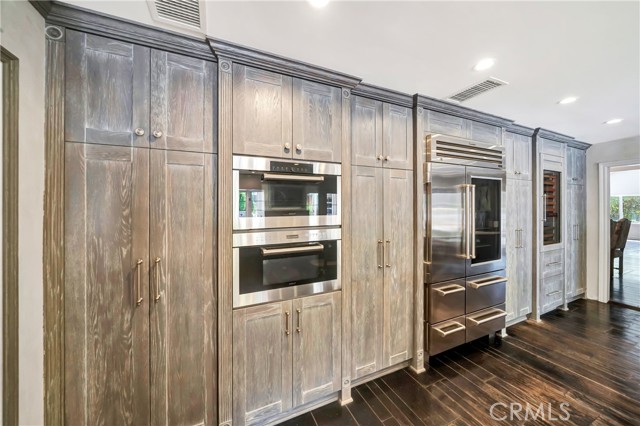 Detail Gallery Image 15 of 55 For 5441 Calvin Ave, Tarzana,  CA 91356 - 5 Beds | 5/1 Baths