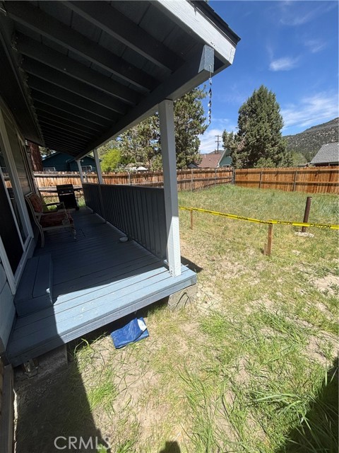 445 E Meadow Lane, Big Bear City CA: https://media.crmls.org/medias/a2662802-b3ee-41f9-98d7-0082264d1324.jpg