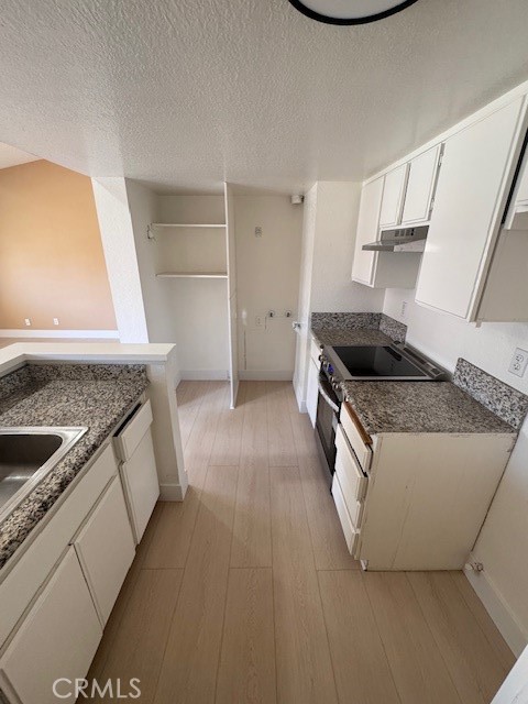 Detail Gallery Image 13 of 22 For 3635 Oak Creek, Ontario,  CA 91761 - 2 Beds | 2 Baths