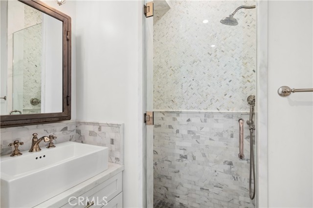 Detail Gallery Image 27 of 31 For 718 Poinsettia, Corona Del Mar,  CA 92625 - 3 Beds | 3/1 Baths