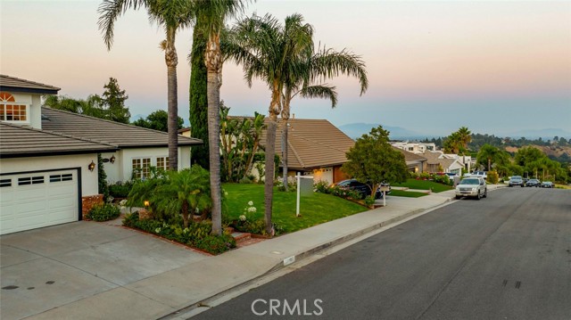 Detail Gallery Image 6 of 74 For 12052 Beaufait Ave, Porter Ranch,  CA 91326 - 5 Beds | 4/1 Baths