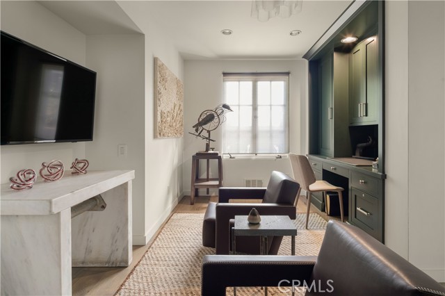 Detail Gallery Image 8 of 22 For 998 Emerald Bay, Laguna Beach,  CA 92651 - 4 Beds | 4/1 Baths