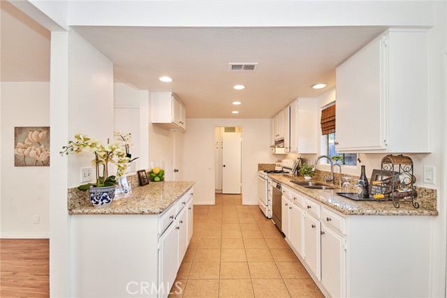 Detail Gallery Image 5 of 33 For 1410 S Del Mar Ave #6,  San Gabriel,  CA 91776 - 3 Beds | 2/1 Baths