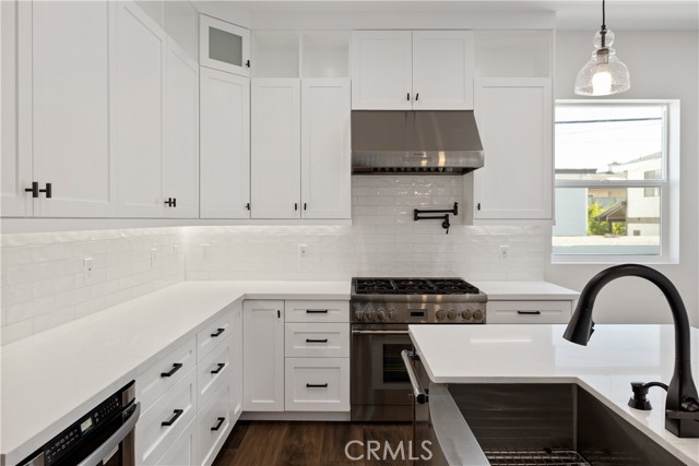 2216 Gates Avenue, Redondo Beach, California 90278, 4 Bedrooms Bedrooms, ,3 BathroomsBathrooms,Residential,Sold,Gates,SB21147875