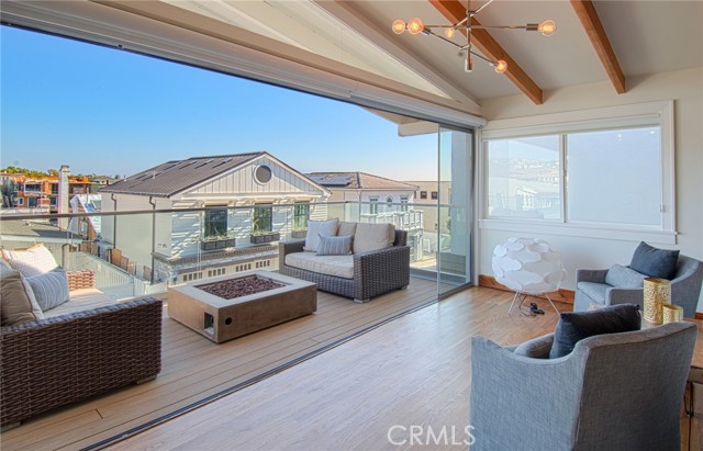 Detail Gallery Image 5 of 26 For 308 Poppy Ave, Corona Del Mar,  CA 92625 - 4 Beds | 3 Baths