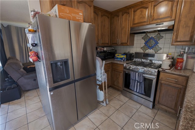Detail Gallery Image 9 of 25 For 11126 Van Buren Ave, Los Angeles,  CA 90044 - 3 Beds | 2 Baths