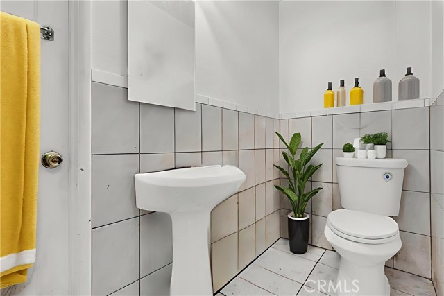 Detail Gallery Image 11 of 15 For 704 S Taylor Ave, Montebello,  CA 90640 - 4 Beds | 2/1 Baths