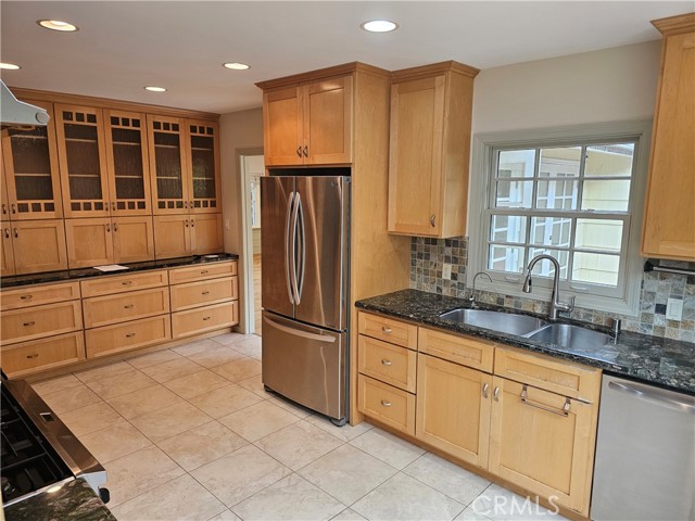 Detail Gallery Image 8 of 23 For 1717 263rd St, Harbor City,  CA 90710 - 3 Beds | 2 Baths