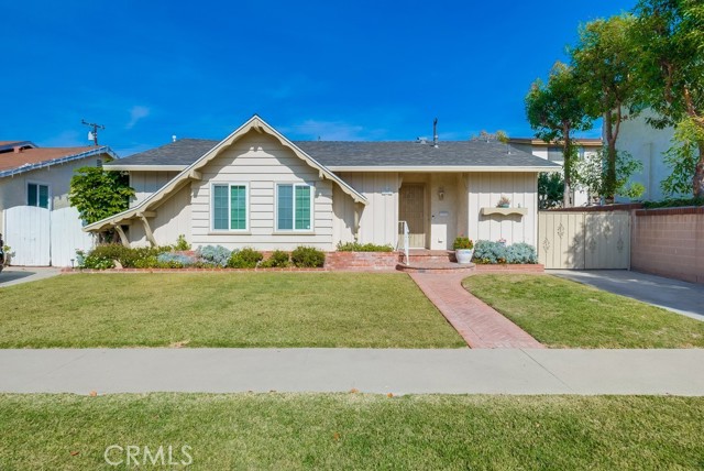 Detail Gallery Image 1 of 48 For 12513 Gradwell St, Lakewood,  CA 90715 - 3 Beds | 2 Baths