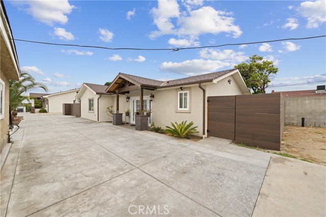 9614 Cypress Avenue, Fontana CA: https://media.crmls.org/medias/a26cd57d-dce2-4c0a-9a34-12cc8f523010.jpg