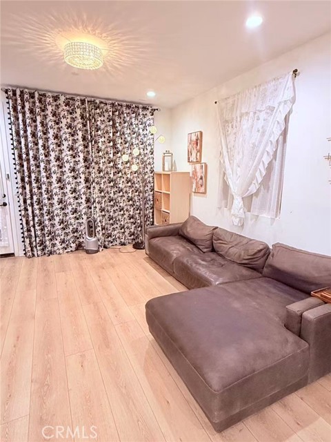 Detail Gallery Image 5 of 11 For 7599 Botany, Chino,  CA 91708 - 4 Beds | 3 Baths